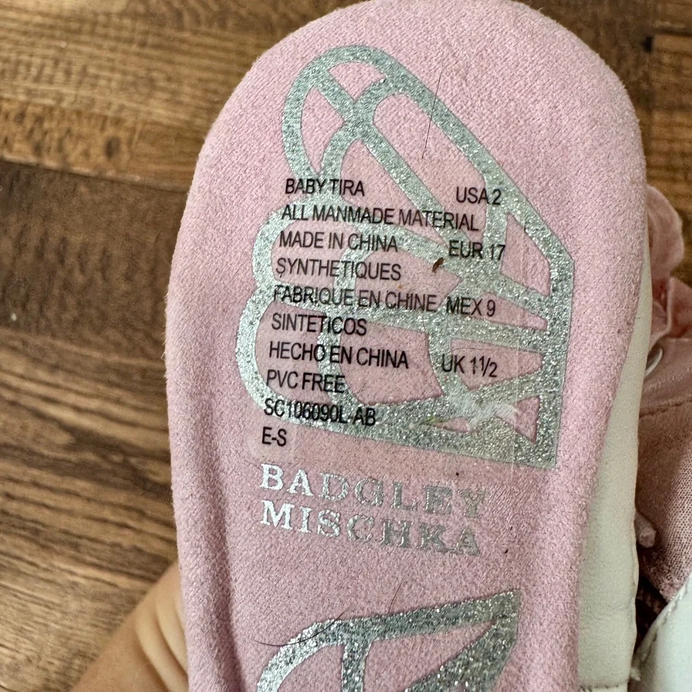 New Badgley Mischka Tira Pink Baby Crib Shoes Crystals Booties Size‎ 2